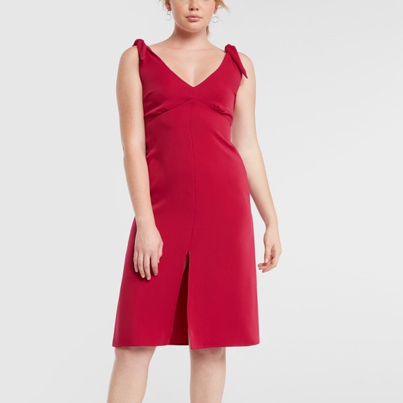 Cupcakes & Cashmere Magenta Slit Cocktail Dress - Picture 2 of 10